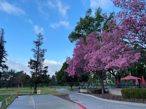 Golf Course «Altadena Golf Course», reviews and photos, 1456 E Mendocino St, Altadena, CA 91001, USA