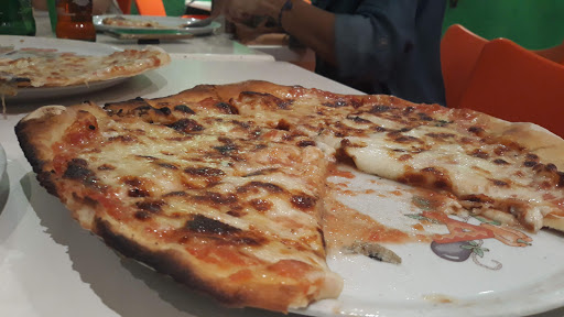 Gianni's Pizzas