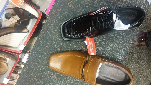 Shoe Store «Payless ShoeSource», reviews and photos, 3047 Nicollet Ave, Minneapolis, MN 55408, USA