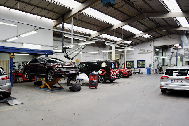 Beoordelingen van AutoRepairGroup.be Kortrijk: Duurzaam herstellen van uw autoschade in Kortrijk - Autobedrijf Garage