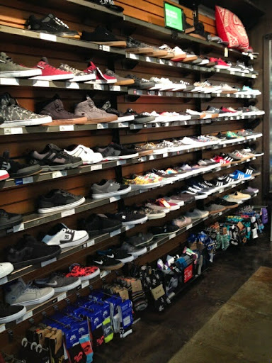 Clothing Store «Zumiez», reviews and photos, 3500 S Meridian #340, Puyallup, WA 98373, USA