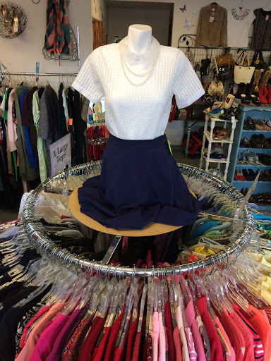 Thrift Store «Chase Me Again», reviews and photos, 289 NE 2nd St, Gresham, OR 97030, USA