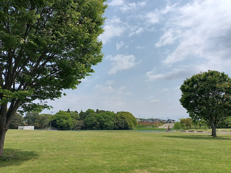 布施緑地広場