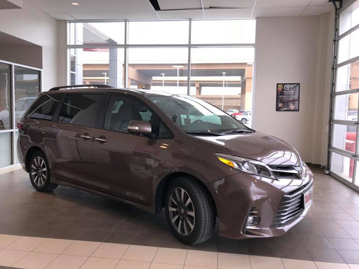 Toyota Dealer «Toyota of Dallas», reviews and photos, 2610 Forest Ln, Dallas, TX 75234, USA