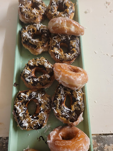 Dessert Shop «Honey Creme Donut Shop», reviews and photos, 514 Vincennes St, New Albany, IN 47150, USA