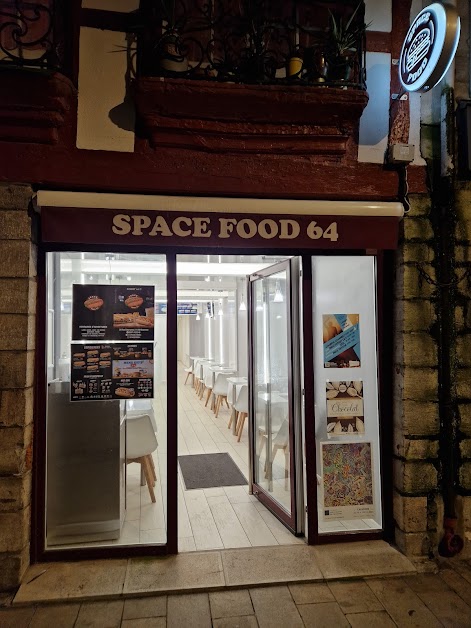 Space food 64 à Bayonne