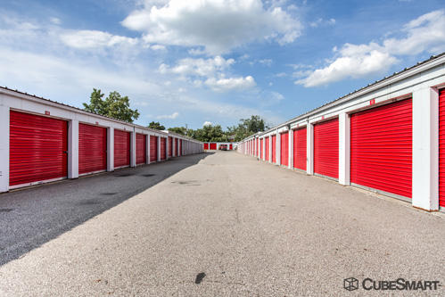 Self-Storage Facility «CubeSmart Self Storage», reviews and photos, 23711 Miles Rd, Warrensville Heights, OH 44128, USA