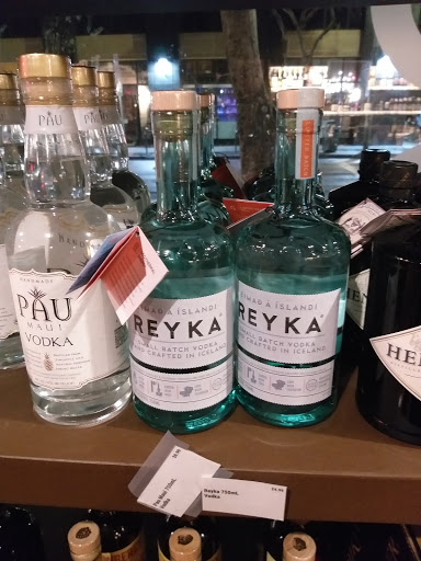 Bar «BUZZ wine beer bottleshop & bar», reviews and photos, 460 S Spring St, Los Angeles, CA 90013, USA