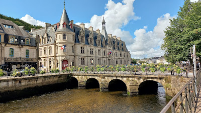 Qimper quai, marché aux fleurs à Quimper