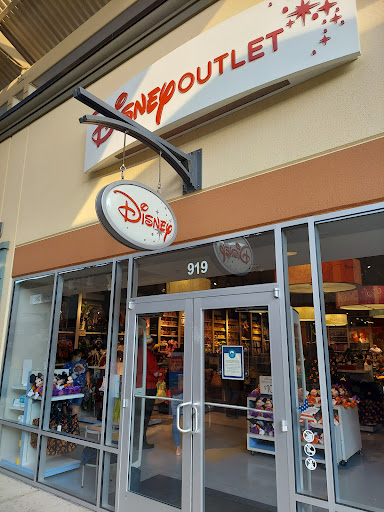 Toy Store «Disney Store», reviews and photos, 400 Premium Outlets Dr, Monroe, OH 45050, USA