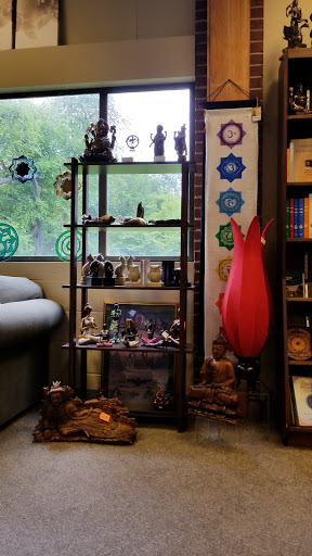 Book Store «Quest Book Shop», reviews and photos, 306 Geneva Rd, Wheaton, IL 60187, USA