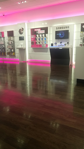 Cell Phone Store «T-Mobile», reviews and photos, 8910 TX-121, McKinney, TX 75070, USA