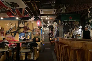 【International Bar】 the den ザ・デン image