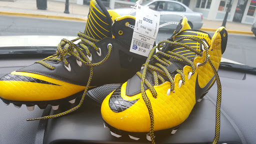 Clothing Store «Ross Dress for Less», reviews and photos, 13855 Outlet Dr, Silver Spring, MD 20904, USA