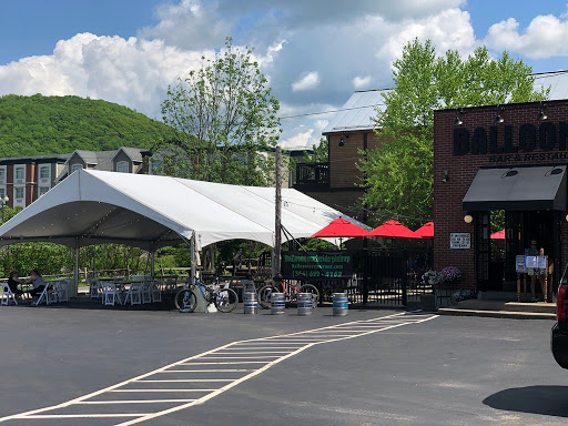Restaurant «Balloons Restaurant & Night Club», reviews and photos, 20 Monroe St, Ellicottville, NY 14731, USA