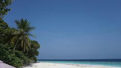Gemendhoo Island Beach'in fotoğrafı geniş bir kıyı şeridi ile birlikte