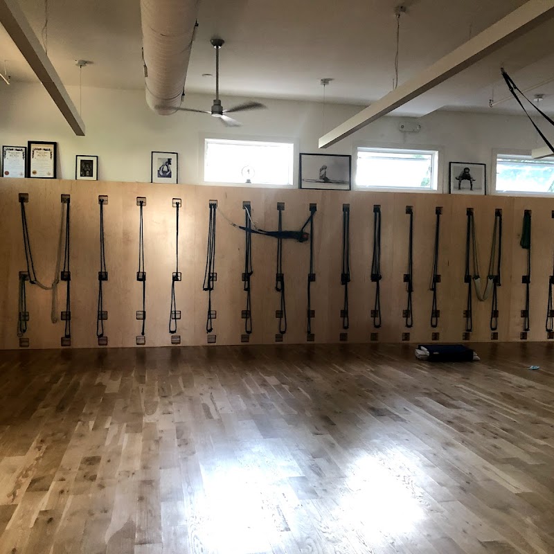 Chestnut Hill Yoga - The Iyengar Yoga Center of Nashville