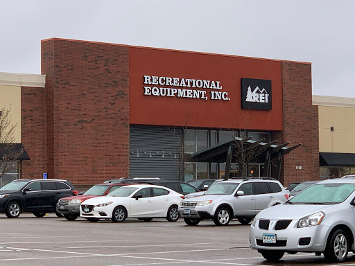 Camping Store «REI», reviews and photos, 11581 Fountains Dr, Maple Grove, MN 55369, USA