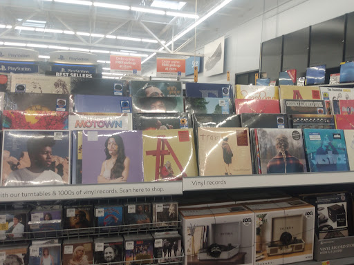 Department Store «Walmart Supercenter», reviews and photos, 3285 Henry St, Muskegon, MI 49441, USA