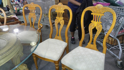 Thrift Store «The Salvation Army Family Store & Donation Center», reviews and photos, 823 E Auburn Rd, Rochester Hills, MI 48307, USA