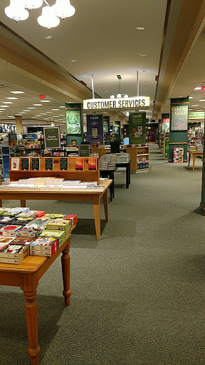 Book Store «Barnes & Noble», reviews and photos, 4935 S 76th St, Greenfield, WI 53220, USA
