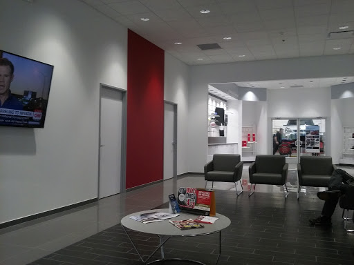 Car Dealer «Summit Place Kia», reviews and photos, 2200 Elizabeth Lake Rd, Waterford Twp, MI 48328, USA