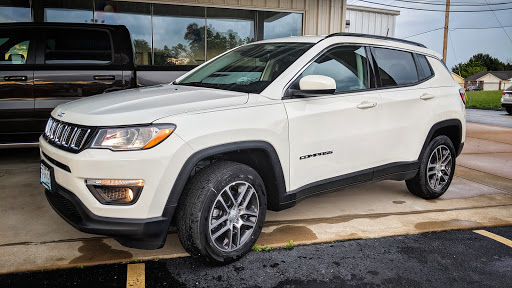 Car Dealer «Lucas-Smith Chrysler Center», reviews and photos, 1600 Parkway W, Festus, MO 63028, USA