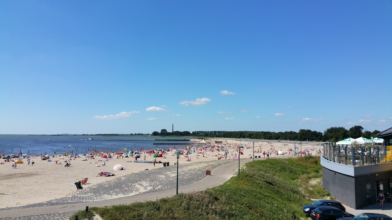 Foto de Lemmer strand con arena beige superficie