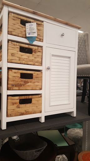 Clothing Store «Ross Dress for Less», reviews and photos, 13855 Outlet Dr, Silver Spring, MD 20904, USA