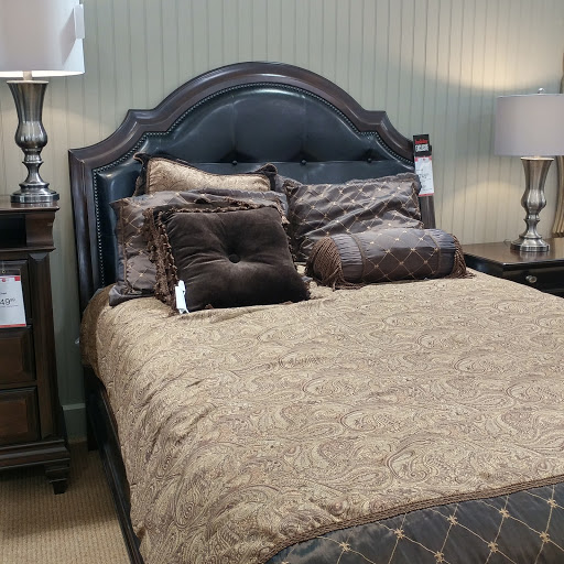 Furniture Store «Value City Furniture», reviews and photos, 4095 Richmond Rd, Warrensville Heights, OH 44122, USA