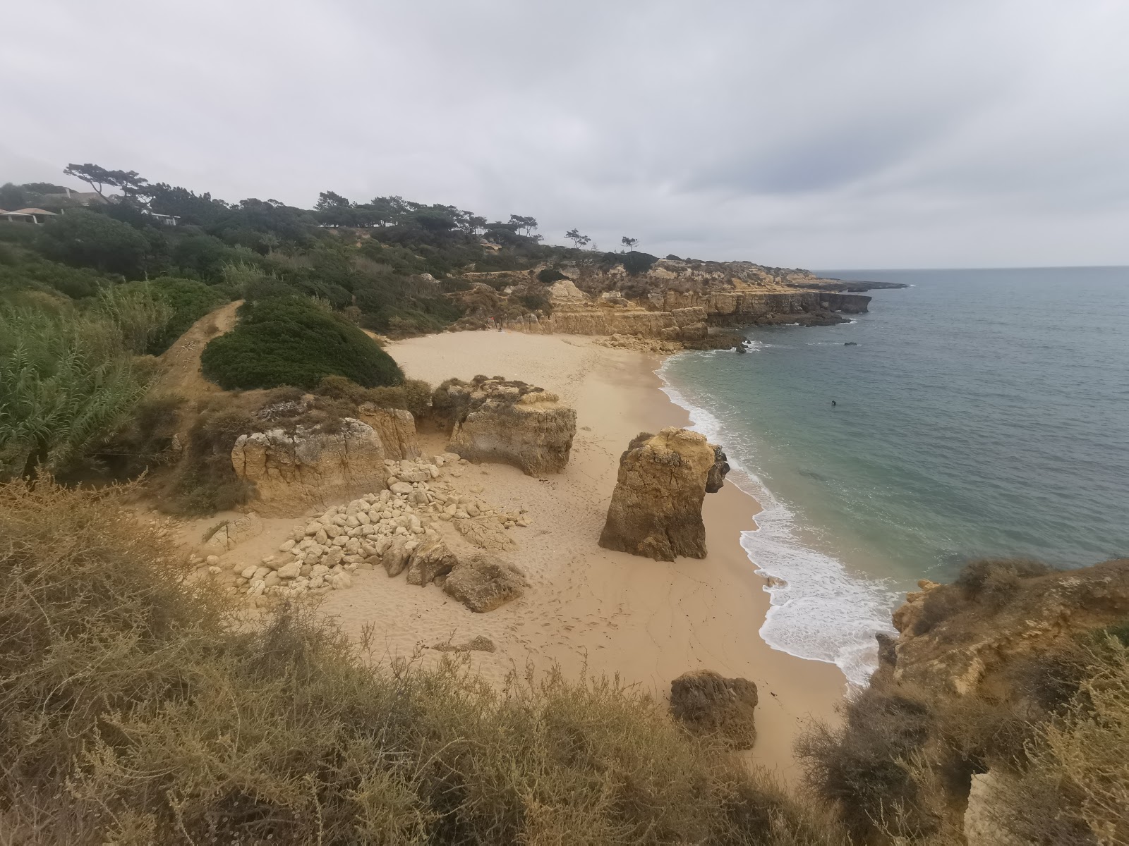 Foto van Praia da Balbina wilde omgeving