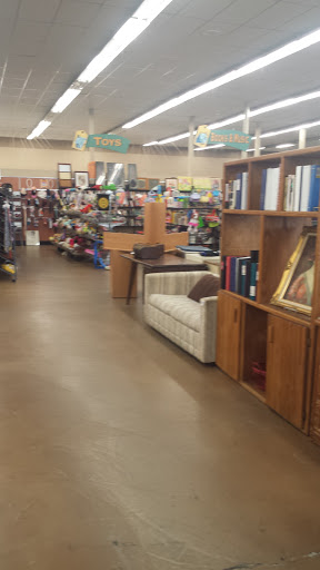Thrift Store «Thrift Town», reviews and photos, 6328 Fair Oaks Blvd, Carmichael, CA 95608, USA