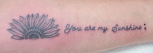 Tattoo Shop «Vanity Tattoo», reviews and photos, 28 S Western Ave, Carpentersville, IL 60110, USA