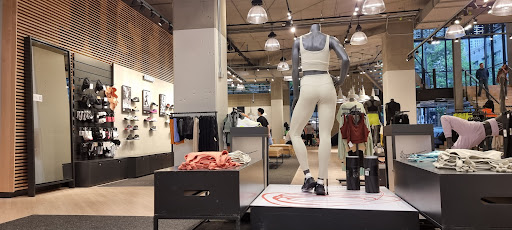 Sporting Goods Store «Nike Seattle», reviews and photos, 1500 6th Ave, Seattle, WA 98101, USA