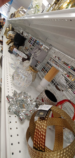 Clothing Store «Ross Dress for Less», reviews and photos, 877 E Baseline Rd, Gilbert, AZ 85233, USA