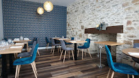 Atmosphère du Restaurant gastronomique L'Attanum - Ludwik Crosnier à Saint-Yrieix-la-Perche - n°3