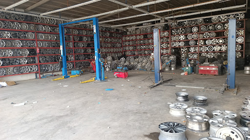 بنشر السلام للإطارات و الجنوط 