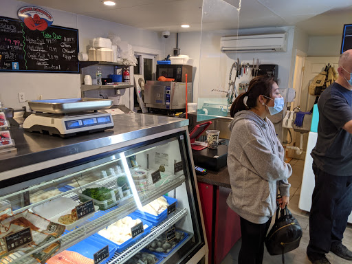 Seafood Market «Dorr Lobster Seafood Market», reviews and photos, 372 Shore Rd, Ellsworth, ME 04605, USA