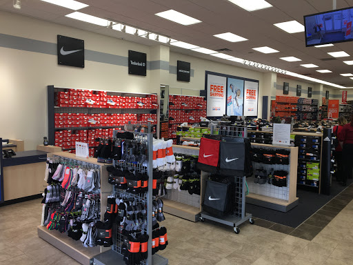 Shoe Store «Rack Room Shoes», reviews and photos, 1985 E Main St #1, Spartanburg, SC 29307, USA