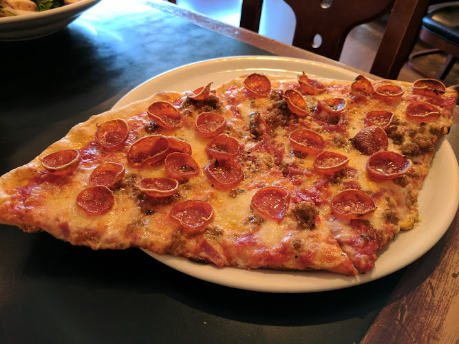 #1 best pizza place in Phoenix - Pinos Pizza Al Centro