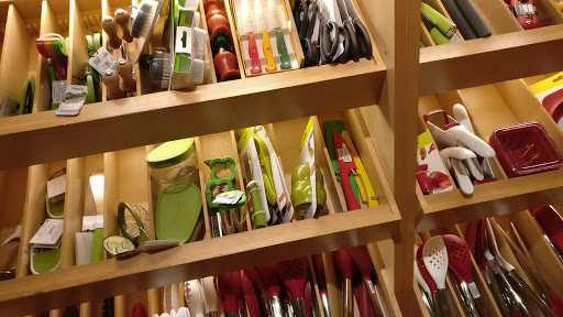 Kitchen Supply Store «Williams-Sonoma», reviews and photos, 352 Adams Rd, Rochester Hills, MI 48309, USA