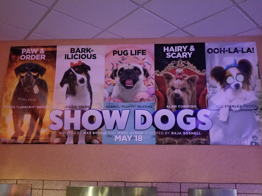 Movie Theater «Regal Cinemas The Loop 16 & RPX», reviews and photos, 3232 N John Young Pkwy, Kissimmee, FL 34741, USA