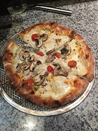 Pizza du Pizzeria Bella Napoli Food Truck Italien , Lagny-sur-Marne (Pizza cuite au feu du bois )) - n°8