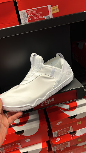 Sportswear Store «Nike Factory Store», reviews and photos, 300 Artisan Way, Somerville, MA 02145, USA