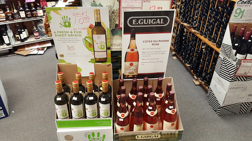 Liquor Store «Norwood Wines & Liquors», reviews and photos, 140 Nahatan St, Norwood, MA 02062, USA