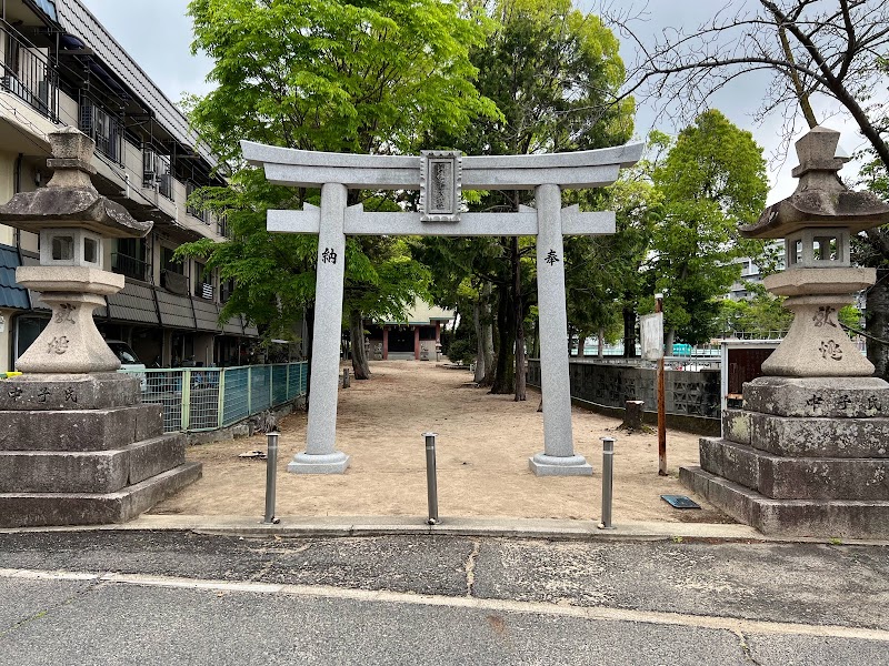 西昆陽須佐男神社