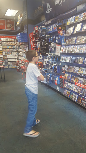 Video Game Store «GameStop», reviews and photos, 3251 Hollywood Blvd, Hollywood, FL 33021, USA