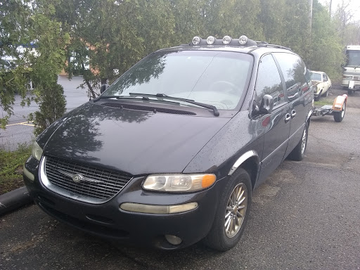 Auto Repair Shop «Meineke Car Care Center», reviews and photos, 4370 Haggerty Rd, Walled Lake, MI 48390, USA