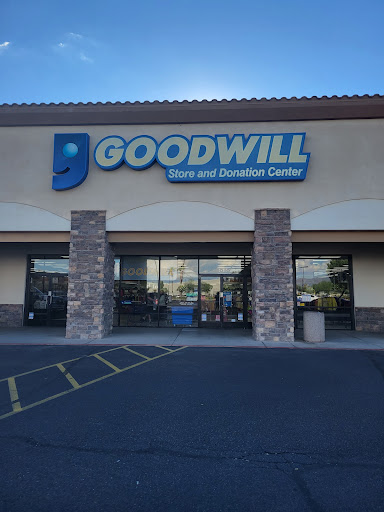 Thrift Store «32nd St & Cactus Goodwill Retail Store & Donation Center», reviews and photos