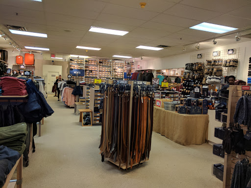 Shoe Store «Bass Factory Outlet», reviews and photos, 10 Farber Dr #26, Bellport, NY 11713, USA